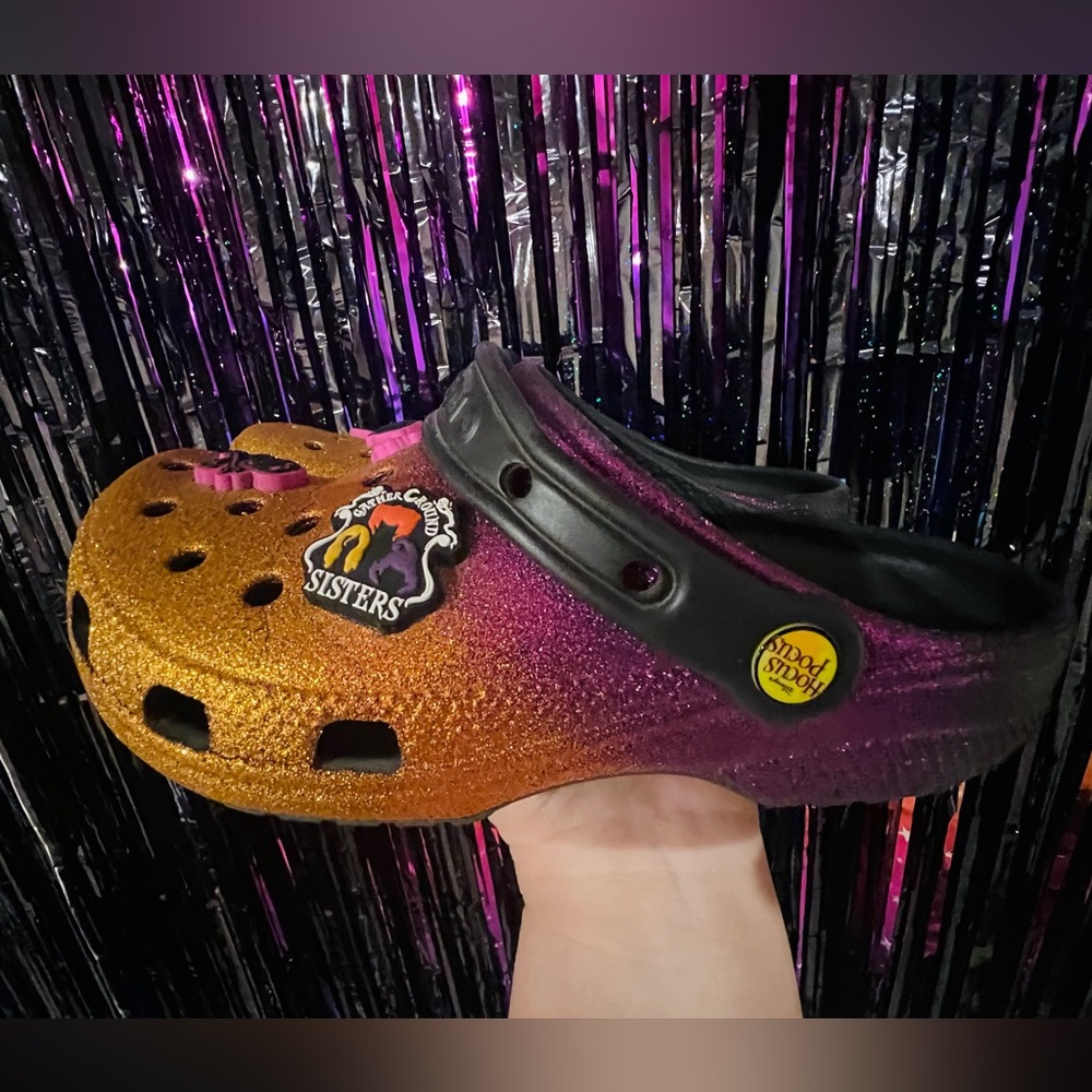 Women’s glitter size 7 Hocus Pocus crocs - Picture 6 of 6